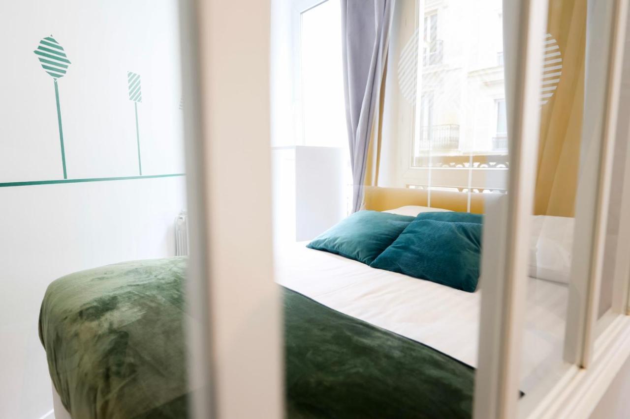 Green Apartment Near Montmartre And Opera Paris Exterior photo
